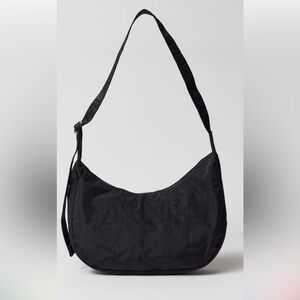 BAGGU medium black crescent bag